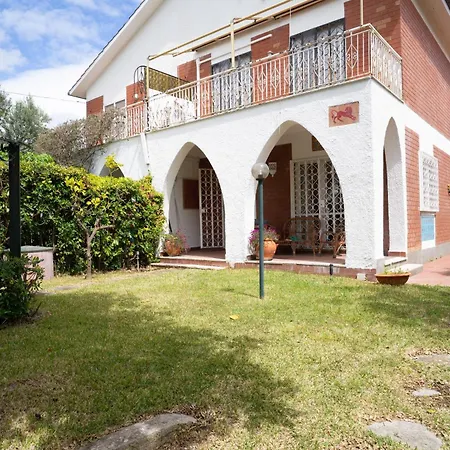 Vintage A 100m Dal Mare, Relax A Villa